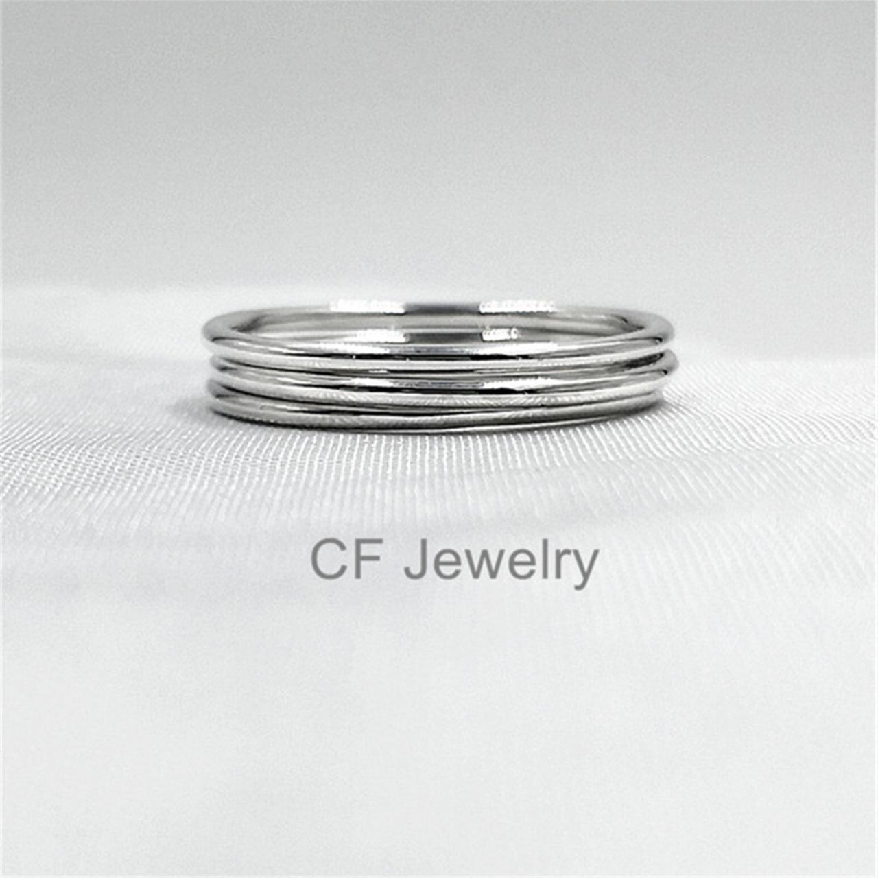 Thin silver outlet thumb ring